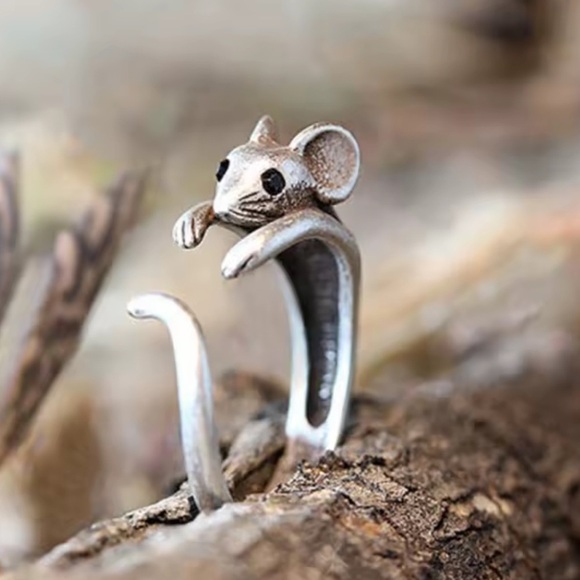 Anthropologie Jewelry - Vintage Silver Mouse Ring